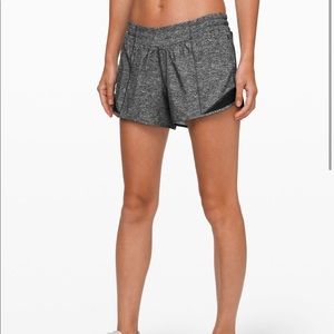 Lululemon hottie hot shorts 4” inseam